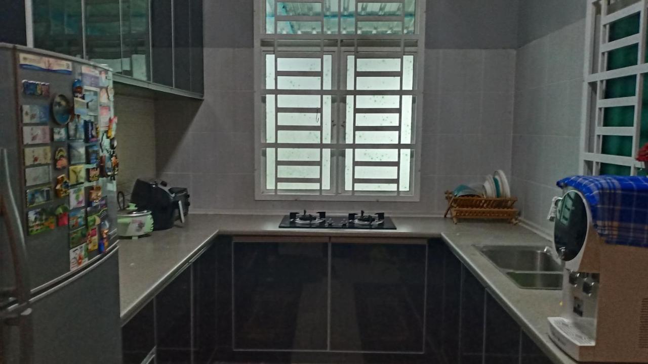 Illa Bella Homestay Jasin Exterior photo